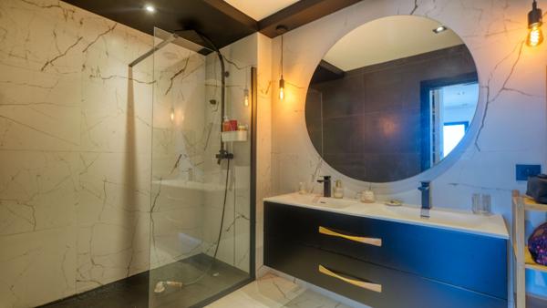 Appartement Barbaggio 4 pièce(s) 108 m2 terrasse 56 m2 + garage + parking couvert + cave vue dégagée