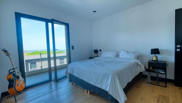 Appartement Barbaggio 4 pièce(s) 108 m2 terrasse 56 m2 + garage + parking couvert + cave vue dégagée