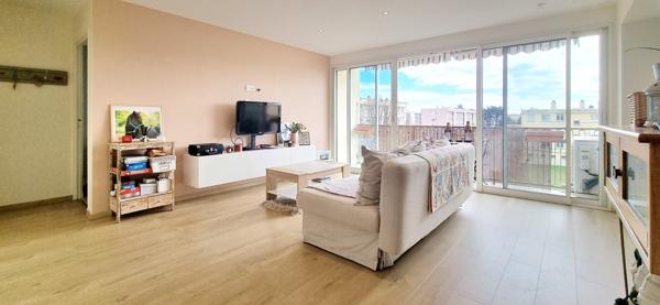 Appartement type 4, très lumineux avec garage et balcon - à Guilherand-Granges