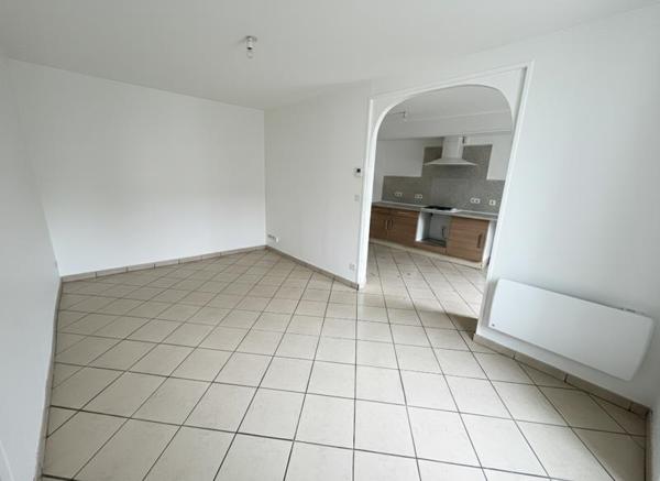 Maison à louer |  Mirambeau |  3 pièces | 82 m²