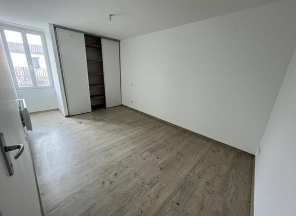 Maison à louer |  Mirambeau |  3 pièces | 82 m²