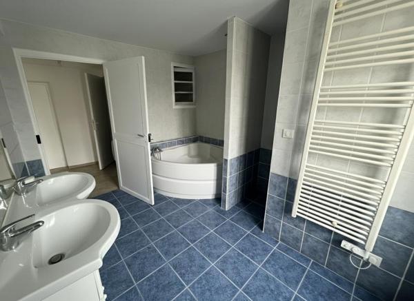 Maison à louer |  Mirambeau |  3 pièces | 82 m²