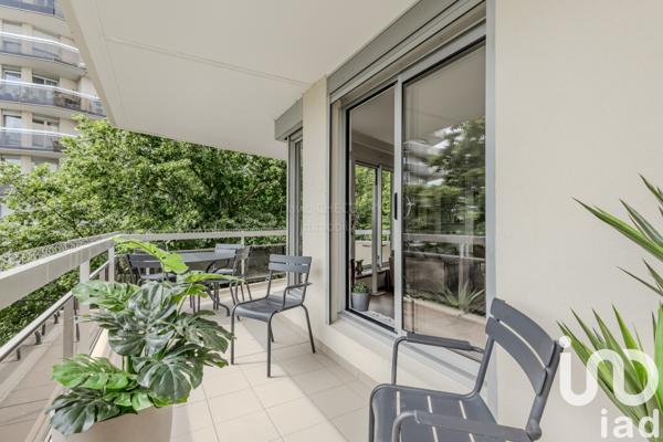 Apartment for sale 5 rooms 122 m² Courbevoie