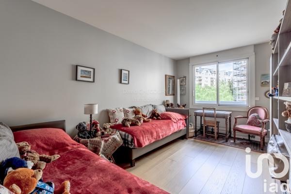 Apartment for sale 5 rooms 122 m² Courbevoie