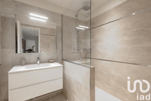 Apartment for sale 5 rooms 122 m² Courbevoie