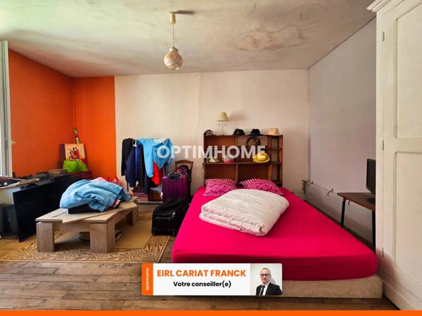 IMMEUBLE EN PIERRE DE 152 M2 ET 101 M², L’ENSEMBLE SUR 595 M² DE TERRAIN AVEC DES DEPENDANCES