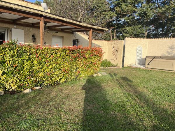 ISLE SUR LA SORGUE - ENSEMBLE IMMOBILIER - 372 M2 - PARC - - -6600M2 - PISCINE - 1 460 000