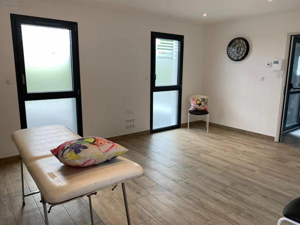 Location - Fonds et/ou murs commerciaux Méteren 59270 1 pièce 19 m 2