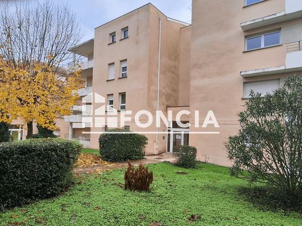 Location Appartement 3 pièces 53.6 m² - 1/25 RUE DES SICAUDS Saint Michel 16470