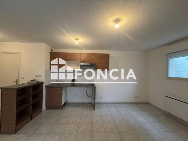 Location Appartement 3 pièces 53.6 m² - 1/25 RUE DES SICAUDS Saint Michel 16470