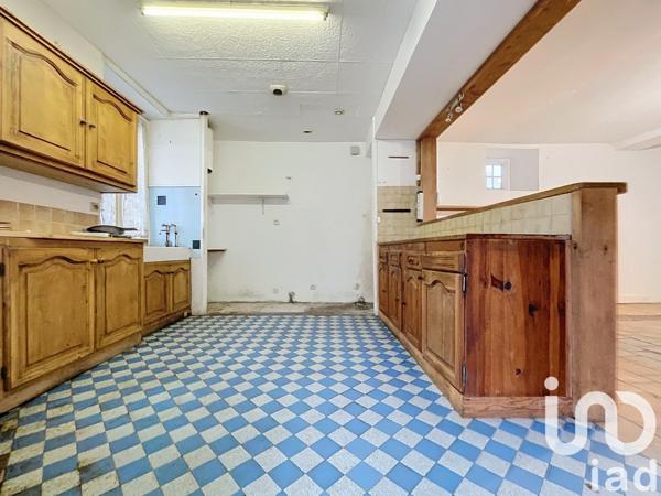 Maison de village 4 pièces de 84 m² à Dampierre-en-Burly (45570)