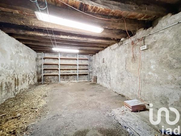 Maison de village 4 pièces de 84 m² à Dampierre-en-Burly (45570)