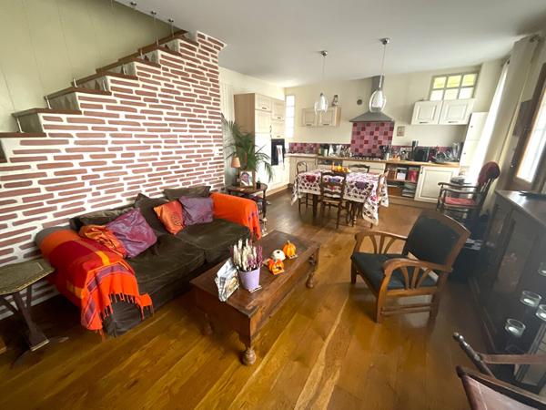 Maison quartier poste 8 minutes gare 2-3 chambres