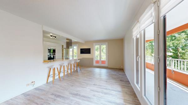 BAYONNE T3 de 70 m² avec balcon, parking en sous-sol et aérien