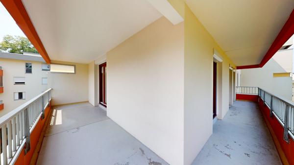 BAYONNE T3 de 70 m² avec balcon, parking en sous-sol et aérien