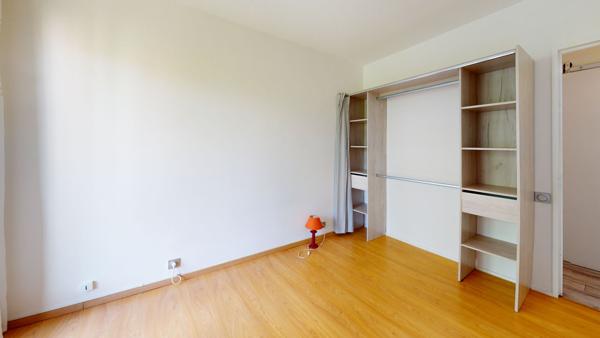 BAYONNE T3 de 70 m² avec balcon, parking en sous-sol et aérien