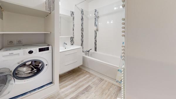 BAYONNE T3 de 70 m² avec balcon, parking en sous-sol et aérien