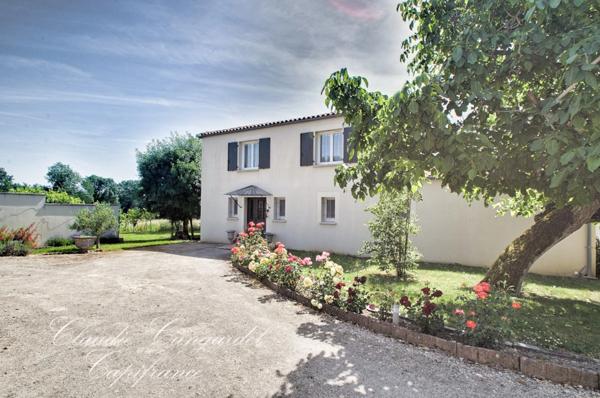 Maison à vendre de 217 m² au calme, sur plus de 2 100 m² de parcelle, à 7 min de Châtelaillon-Plage
