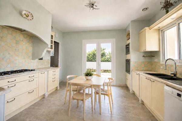 Maison à vendre de 217 m² au calme, sur plus de 2 100 m² de parcelle, à 7 min de Châtelaillon-Plage