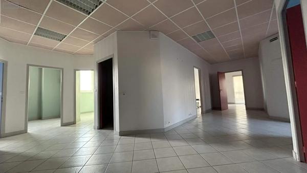 Achat - Maison Château-Gontier-sur-Mayenne 53200 15 pièces 360 m 2 936 m 2