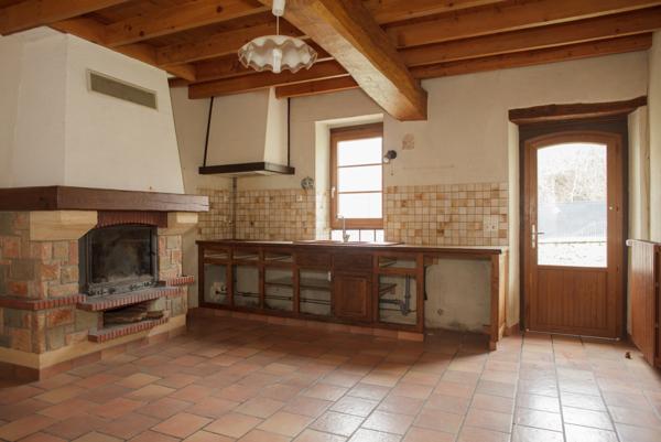 Perceneige (89260) À vendre : Longère à fort potentiel à 20min de Sens et Nogent/Seine