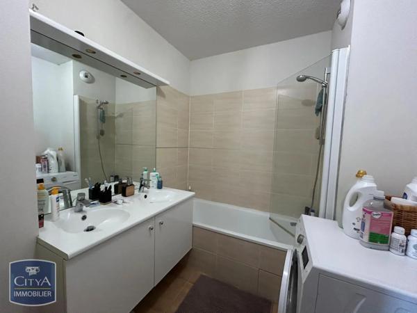 Appartement à louer 3 pièces 58.77m² Béziers (34500)