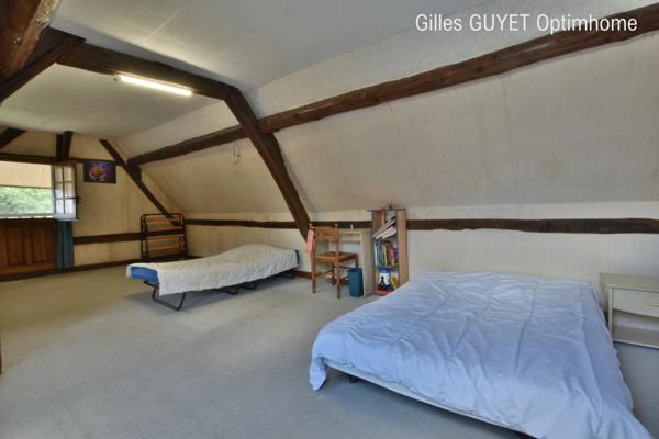 10MN de BERNAY T7 151M² 185000€ avec garage et terrain de 500M² ( Bourg avec commerces)