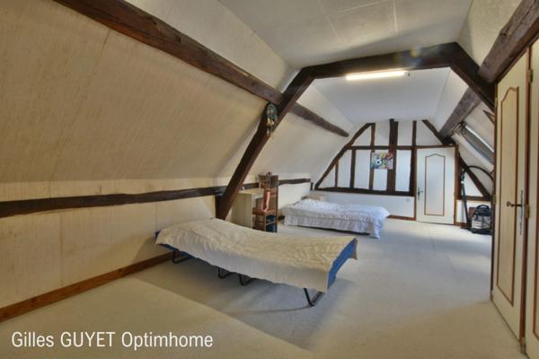 10MN de BERNAY T7 151M² 185000€ avec garage et terrain de 500M² ( Bourg avec commerces)