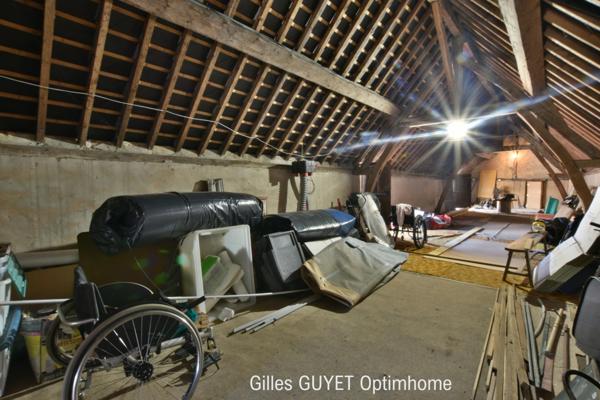 10MN de BERNAY T7 151M² 185000€ avec garage et terrain de 500M² ( Bourg avec commerces)