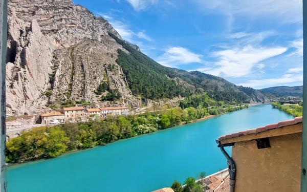 Appartement à vendre    3 pièces • 54,99 m2 Sisteron