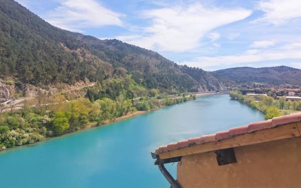 Appartement à vendre    3 pièces • 54,99 m2 Sisteron