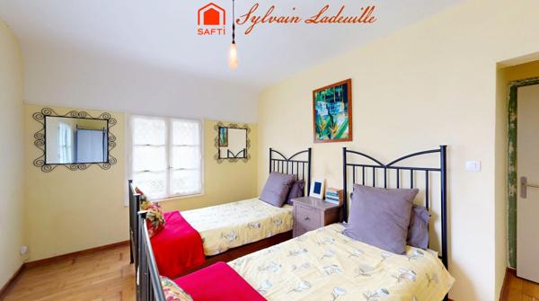 Maison de 130 m2 sur 3277 m2 de terrain avec piscine