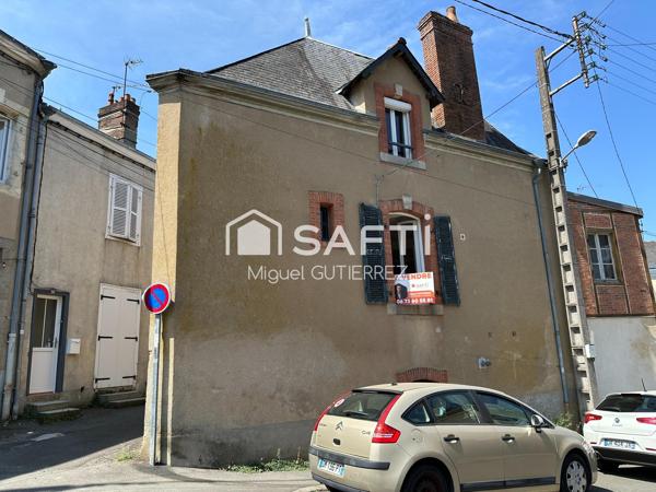Maison de ville à Laval - À rafraîchir - Idéal 1er achat ou investissement locatif