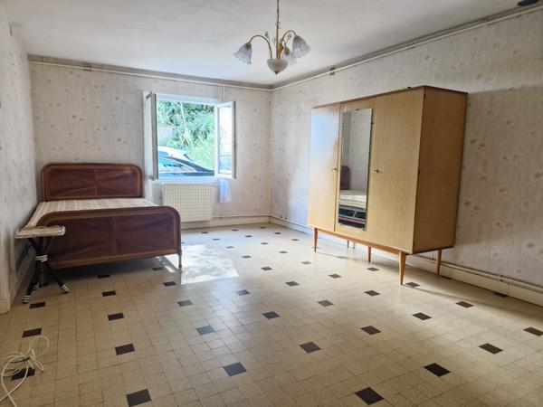 fermette avec travaux au calme, dependance et grand terrain