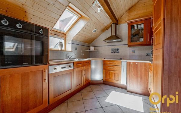 Maison à vendre    7 pièces • 250 m2 Neydens