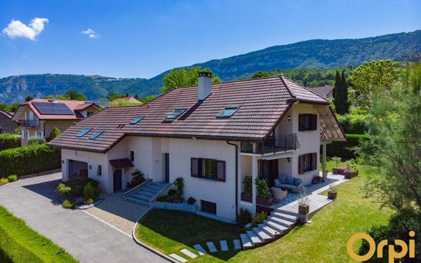 Maison à vendre    7 pièces • 250 m2 Neydens