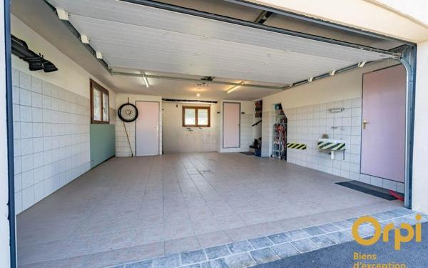 Maison à vendre    7 pièces • 250 m2 Neydens