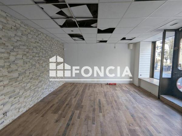 Location Local commercial 2 pièces 52 m² - 2 RUE DU PALAIS Trevoux 01600