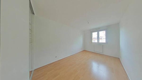 F3 AVEC PARKING PROCHE CENTRE VILLE