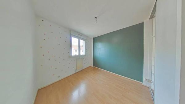 F3 AVEC PARKING PROCHE CENTRE VILLE