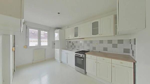 F3 AVEC PARKING PROCHE CENTRE VILLE