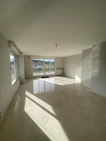 Rare au Puy-en-Velay : Superbe appartement de 136 m² avec terrasse panoramique