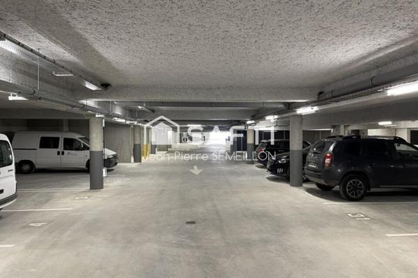 Studio lumineux, climatisation, terrasse, parking