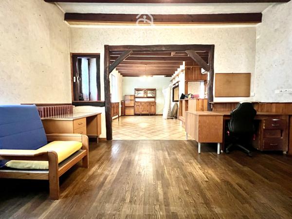 Maison
                                                                                                                                                                                                                                                                                                                        5 pièce(s)                                                                                                                                                                                                          4 chambre(s)                                                                                                                                                                                                          157  m²