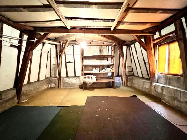 Maison
                                                                                                                                                                                                                                                                                                                        5 pièce(s)                                                                                                                                                                                                          4 chambre(s)                                                                                                                                                                                                          157  m²