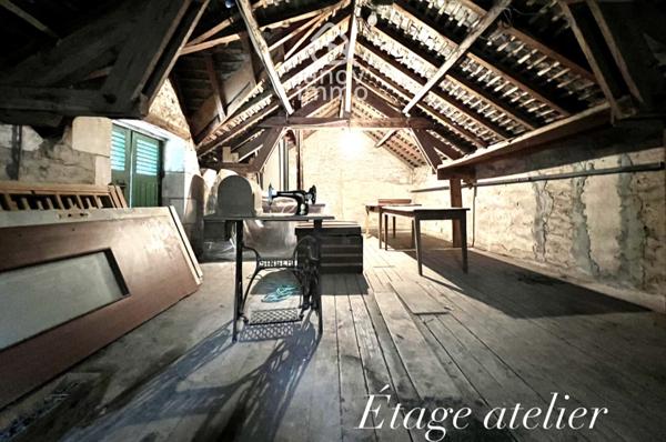 Maison
                                                                                                                                                                                                                                                                                                                        5 pièce(s)                                                                                                                                                                                                          4 chambre(s)                                                                                                                                                                                                          157  m²