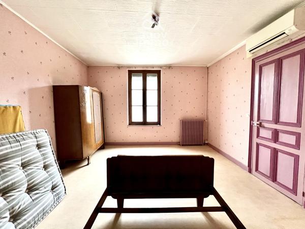 Maison
                                                                                                                                                                                                                                                                                                                        5 pièce(s)                                                                                                                                                                                                          4 chambre(s)                                                                                                                                                                                                          157  m²