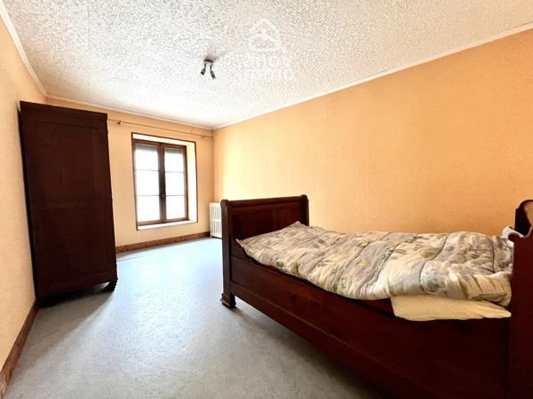 Maison
                                                                                                                                                                                                                                                                                                                        5 pièce(s)                                                                                                                                                                                                          4 chambre(s)                                                                                                                                                                                                          157  m²