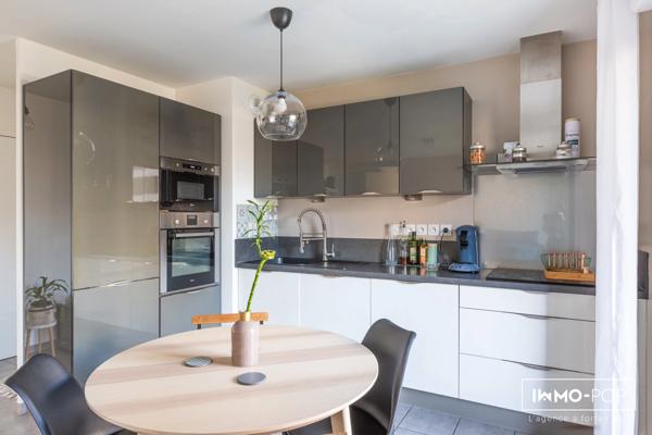 Appartement de 67m2 avec balcon et garage à Rillieux-la-Pape