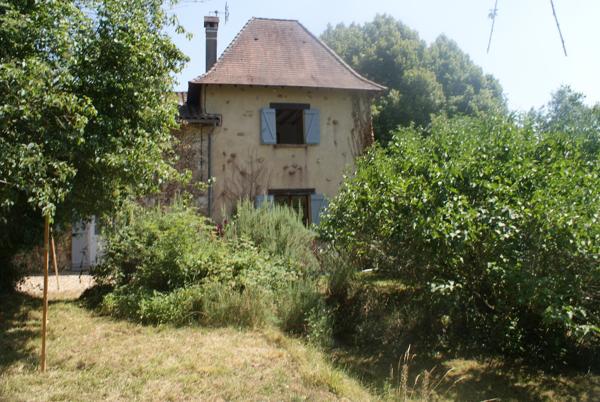 A VOIR. Belle maison en pierre de 4 chambres avec dépendances et vues sur terrain d'environ 2811m2
